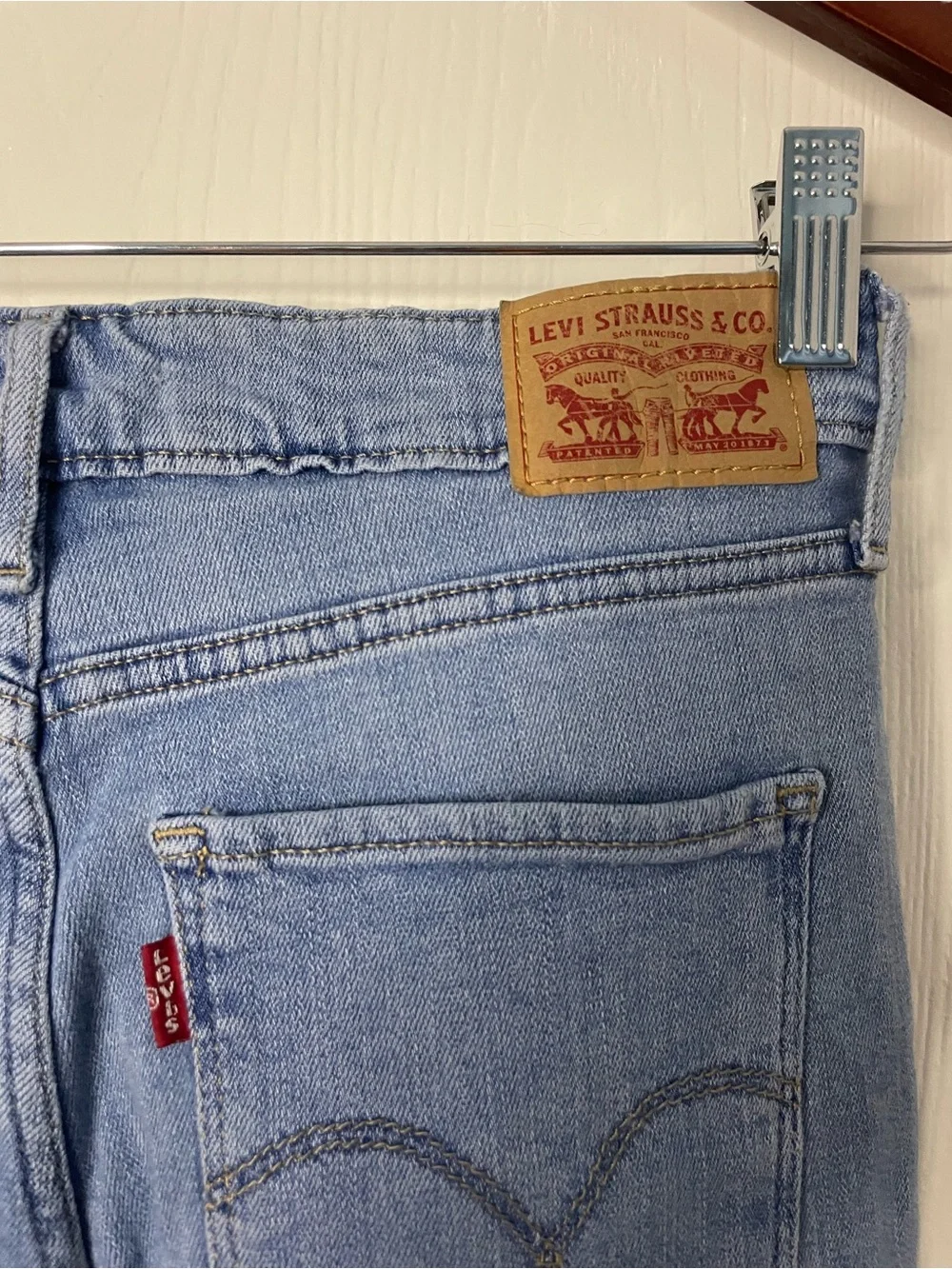 Levi’s 721 High Rise Skinny Distressed Jeans Size 28 - Picture 5 of 10